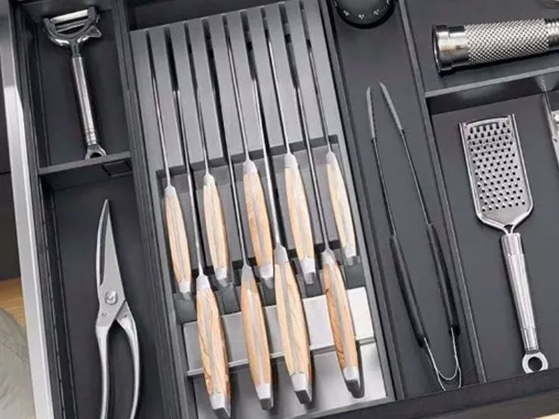 Cách chọn khay để dao cho bếp gia đình